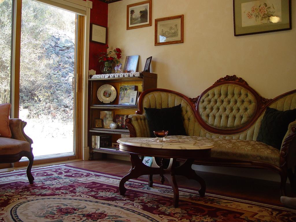 Blue Mountain Bed & Breakfast *